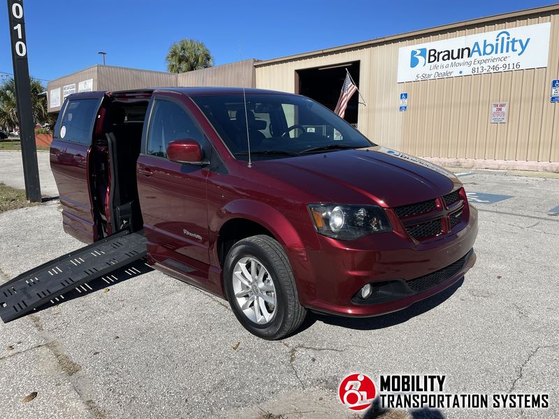 2019 Dodge Grand Caravan BraunAbility Dodge Entervan XT wheelchair van for sale