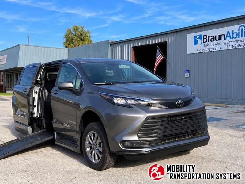 2026 Toyota Sienna BraunAbility Toyota Rampvan XL wheelchair van for sale